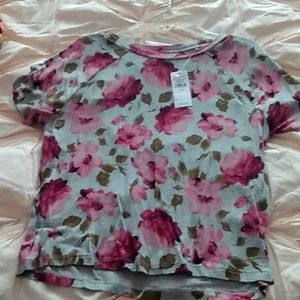 Super cute floral Aeropostale top